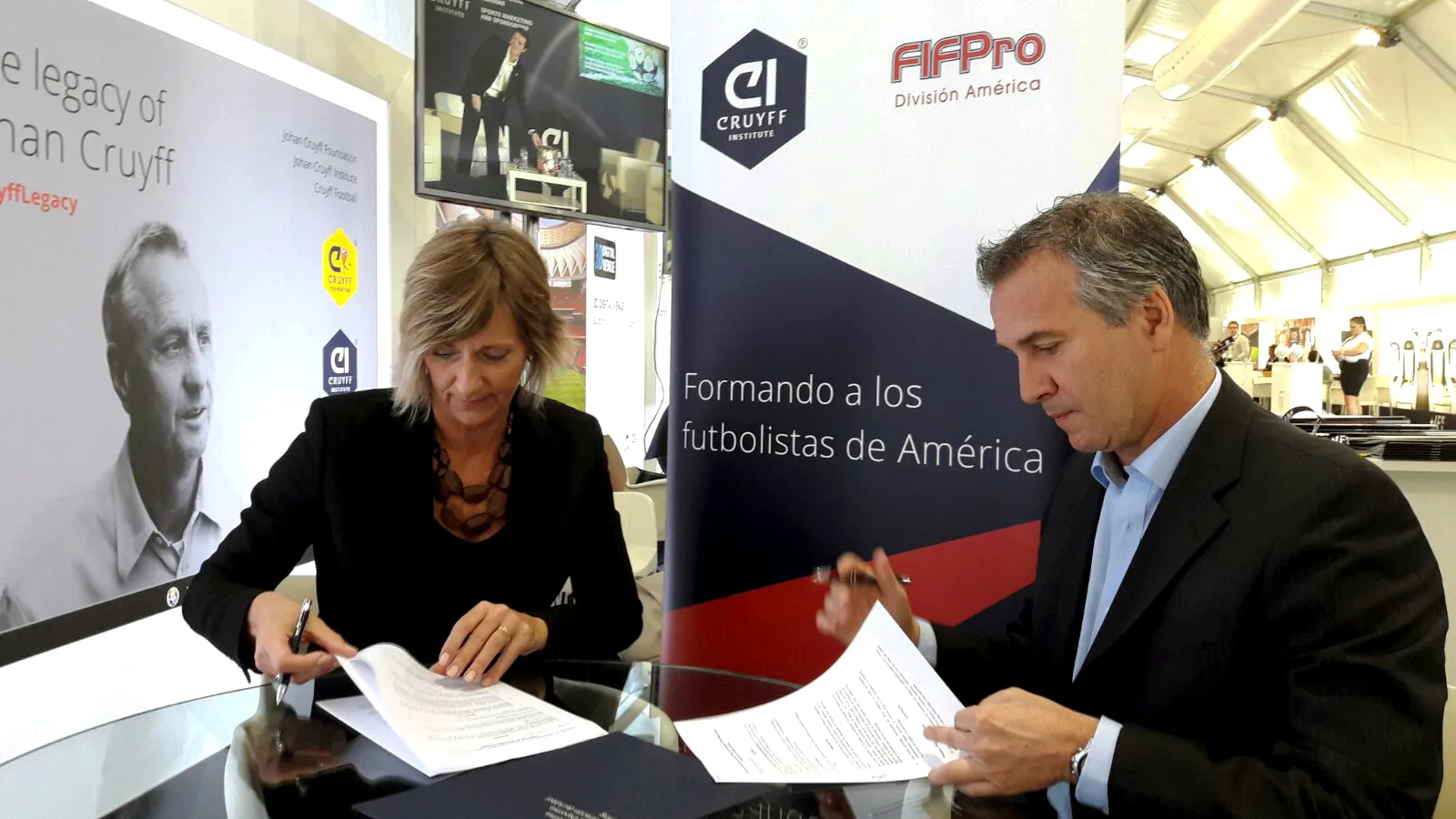 Handtekening FIFPrO Divisie Amerika - Johan Cruyff Institute