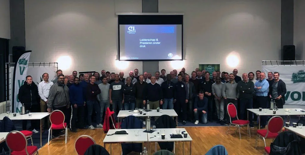 Johan Cruyff Institute houdt intervisie met oefenmeesters VVON