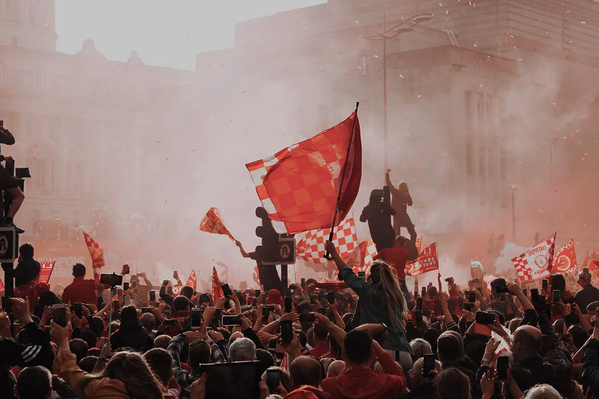 Fan engagement: kunnen fans de strategie van sportorganisaties beïnvloeden - Johan Cruyff Institute
