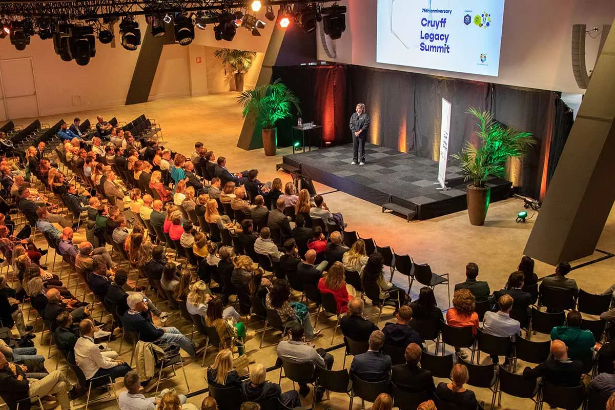 Marlou van Rijn - De Johan Cruijff ArenA voelt weer de magie van Johan Cruijff tijdens de Cruyff Legacy Summit - Johan Cruyff Institute