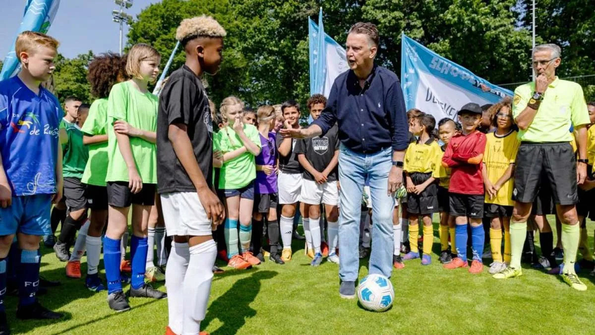 De strategie achter Albert Heijn's sponsoring van de KNVB - Johan Cruyff Institute