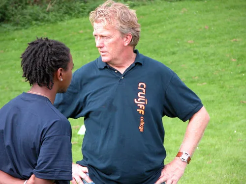 Qué diferencia a Johan Cruyff College de otros programas académicos para deportistas de élite