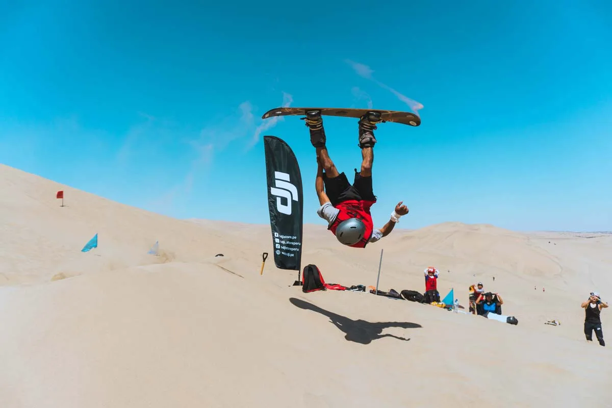 Sueños de arena: un proyecto social de sandboard nacido en las dunas de Perú