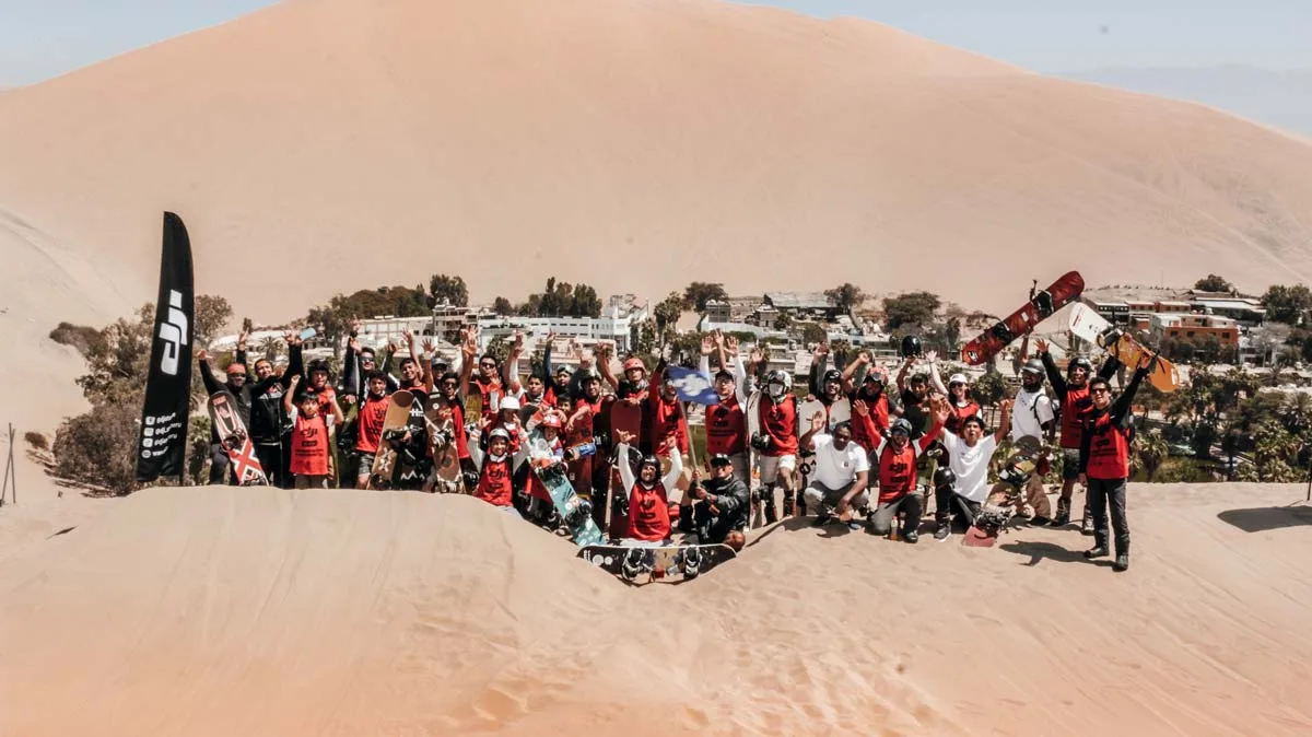 Sueños de arena: un proyecto social de sandboard nacido en las dunas de Perú