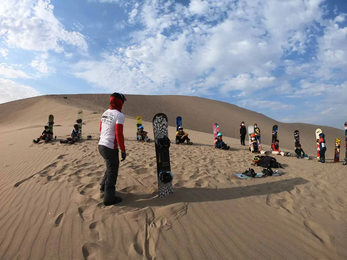 Sueños de arena: un proyecto social de sandboard nacido en las dunas de Perú