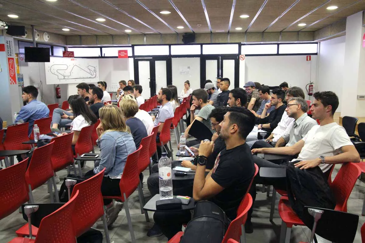  Estudiantes de Johan Cruyff Institute en la presentación de Joan Fontseré.