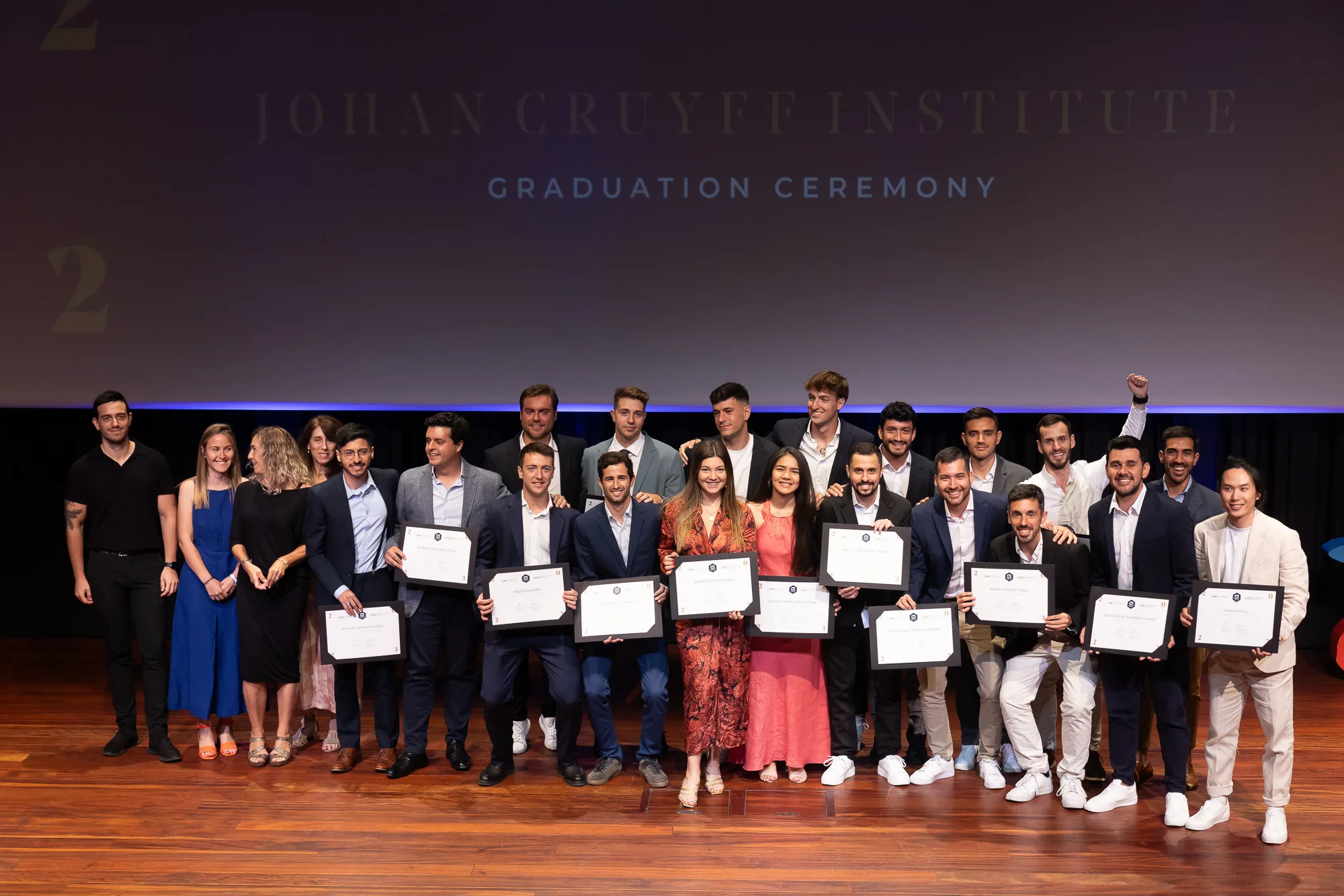 Espíritu olímpico en las graduaciones 2023 de Johan Cruyff Institute