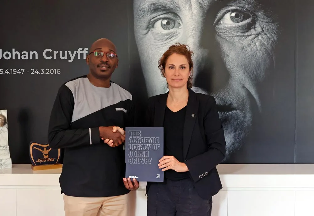 Cristina Pales, Directora de Marketing en <a href="https://audit-jci.cruyffalumni.org/es/quienes-somos/">Johan Cruyff Institute</a>, y Yannick L. Olimbo Diouf, Gerente de Proyectos de Marketing, Patrocinios y Alianzas en Sportsbiz Africa.